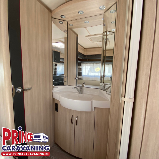 Hobby De Luxe 460 UFe